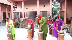 Khánh Hòa: Tiếp sức di sản, trao 60 chứng chỉ nghề gốm Chăm cho thế hệ kế cận