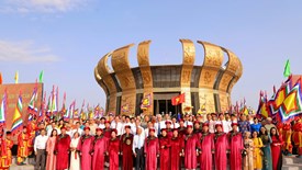 Dòng người về dự Giỗ Tổ Hùng Vương 2026 tại Đền thờ Vua Hùng TP. Cần Thơ