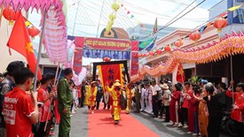 TP.HCM: Cần Giờ trang nghiêm lễ Nghinh Ông, rộn ràng trò chơi dân gian