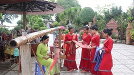 Phát triển văn hóa cơ sở phải “lấy người dân làm trung tâm”