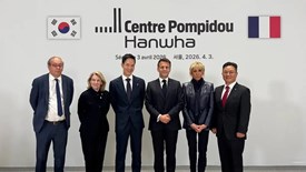Tổng thống Pháp đến thăm bảo tàng Centre Pompidou Hanwha