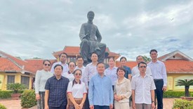 Đoàn giáo viên và học sinh của tỉnh Bolikhamxay thăm các di tích tại Hà Tĩnh  ​