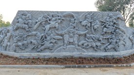 Chiêm ngưỡng bức phù điêu “Cờ lau tập trận” bằng đá lớn nhất Ninh Bình