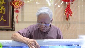 Người dành cả đời gìn giữ nghề thêu ren Văn Lâm