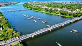 Giữ trục cảnh quan sông Hương bằng kỷ luật quy hoạch