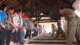 Phụ nữ An Giang tìm hiểu lịch sử tại Nhà tù Côn Đảo 