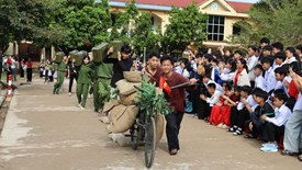 Đưa lịch sử Chiến thắng Điện Biên Phủ đến với học sinh Nà Hỳ