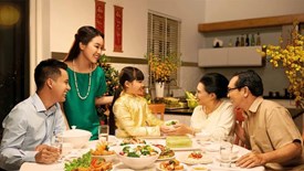 Ăn Tết nội hay Tết ngoại: Nỗi niềm “trăn trở” của nhiều gia đình 