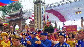 Làng Bát Tràng tưng bừng lễ hội truyền thống