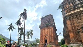 Hút khách bằng chương trình “Xuân về trên Tháp cổ”