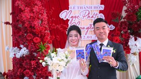 Cặp đôi ở Hà Tĩnh bất ngờ nhận lời chúc phúc đặc biệt trong lễ thành hôn