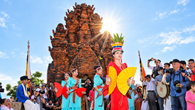 Mùa Katê về với gốm Chăm: Hành trình đưa di sản vươn tới tầm vóc đại diện nhân loại