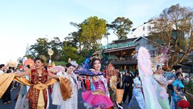 Đường phố Đà Lạt rực rỡ sắc màu Lễ hội Trà quốc tế 2025