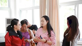 3 điều cha mẹ EQ thấp thường làm khi đi họp phụ huynh