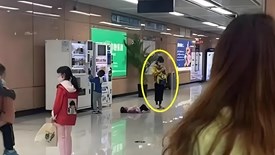 Con khóc ăn vạ giữa ga tàu, bà mẹ trẻ có cách xử lý khiến netizen chỉ muốn đến xin chữ ký