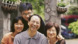 Qua nửa đời người mới thấm: Gia đình có yên ấm hay không, đôi khi lại do đứa “kém cỏi nhất” quyết định