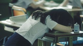 Vì sao những đứa trẻ ngoan nhất lại thường có một thanh xuân cô độc và một tuổi trưởng thành đầy bất ổn?