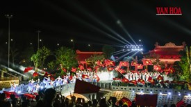 Xúc động với chương trình nghệ thuật “Bản hùng ca trên sông”