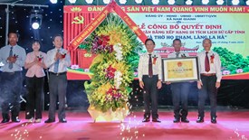 Hai đạo sắc kể chuyện dòng họ khoa bảng bên dòng Gianh