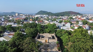Lăng mộ Hoàng Thái hậu triều Nguyễn nằm “ẩn mình” giữa khu dân cư