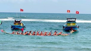 Nhịp chèo khai Xuân nơi làng biển Phước Thiện 1