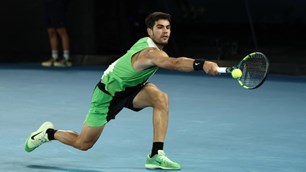 Carlos Alcaraz lần đầu vào bán kết Australian Open