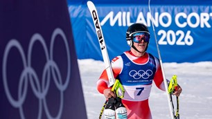 Chàng thợ mộc gây sốc khi giành ba HCV ngay trong kì Olympic đầu tiên tham dự