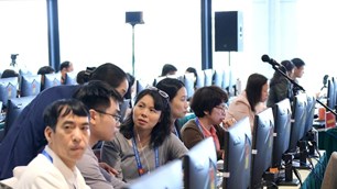 Truyền thông quốc tế đưa tin đậm nét về ngày làm việc đầu tiên