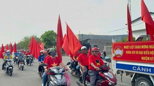 Khánh Hòa rực rỡ cờ hoa, băng rôn trước ngày bầu cử