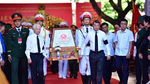 “Kính xin hương hồn các liệt sĩ hãy xem quê hương TP.HCM là nơi đất lành để yên nghỉ”