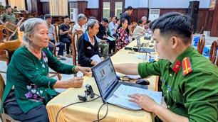 Công an An Giang thu nhận mẫu ADN cho hơn 1.100 thân nhân liệt sĩ trong đợt 2 năm 2026