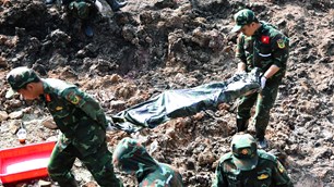 Quy tập thêm 11 hài cốt liệt sĩ tại Công viên Lê Thị Riêng 