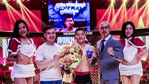 Võ sĩ Việt Nam hạ knock-out cao thủ Hàn Quốc tại AFC 39