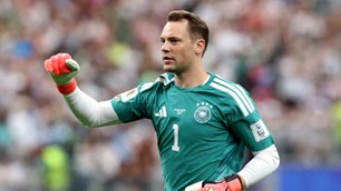 Thủ thành Manuel Neuer đi vào lịch sử bóng đá Đức tại World Cup 2026