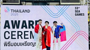 Những giọt nước mắt trên bục vinh quang