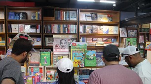  Vì sao sức mua giảm, doanh thu tăng ở Đường sách TP.HCM?