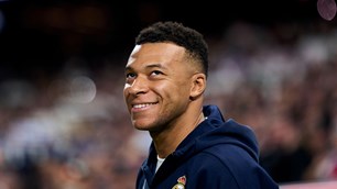 Mbappé phủ nhận tin đồn chấn thương 