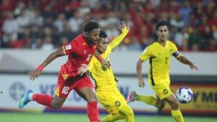 Highlight Việt Nam vs Malaysia: Xuân Son lập cú đúp, chiến thắng tưng bừng