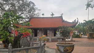 Huyền tích dưới bóng Quếch trăm năm bên bến nước Bạch Đằng