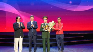Những nhà vô địch mang quân hàm trên vai