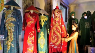 Sắc thắm trên mọi miền Tổ quốc