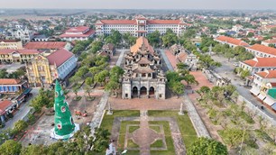 Không khí chuẩn bị đón Giáng sinh tại “Kinh đô công giáo Việt Nam“