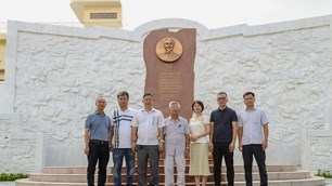 Bài 1: Mang nặng ân tình với Việt Nam