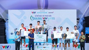 Các tay vợt ủng hộ đồng bào vùng lũ