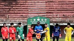 U20 nữ Việt Nam cọ xát với CLB nữ TP.HCM I trong quá trình chuẩn bị giải châu Á