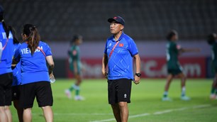HLV Okiyama Masahiko hài lòng tinh thần thi đấu của U20 nữ Việt Nam