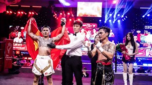 Hoàng Huy knock-out đối thủ, 3 võ sĩ Việt Nam thi đấu ấn tượng
