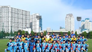 LĐBĐ Việt Nam động viên tuyển nữ Việt Nam hướng tới ASIAD 2026