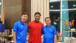 Nguyễn Xuân Son chia tay ĐT Việt Nam, trở về nước điều trị chấn thương