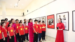 Hải Phòng:  Triển lãm ảnh “Đất nước trọn niềm vui”